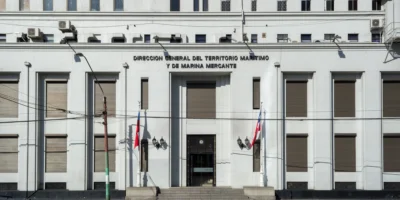 Здание DIRECTEMAR в Вальпараисо — архивное фото 2020 года